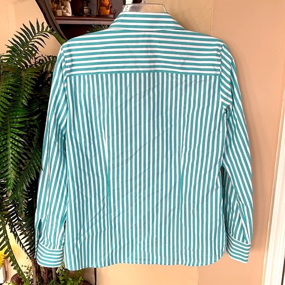 NWOT Foxcroft Wrinkle Free Button Down Blouse Collared Teal White Stripes Cotton - Picture 2 of 11